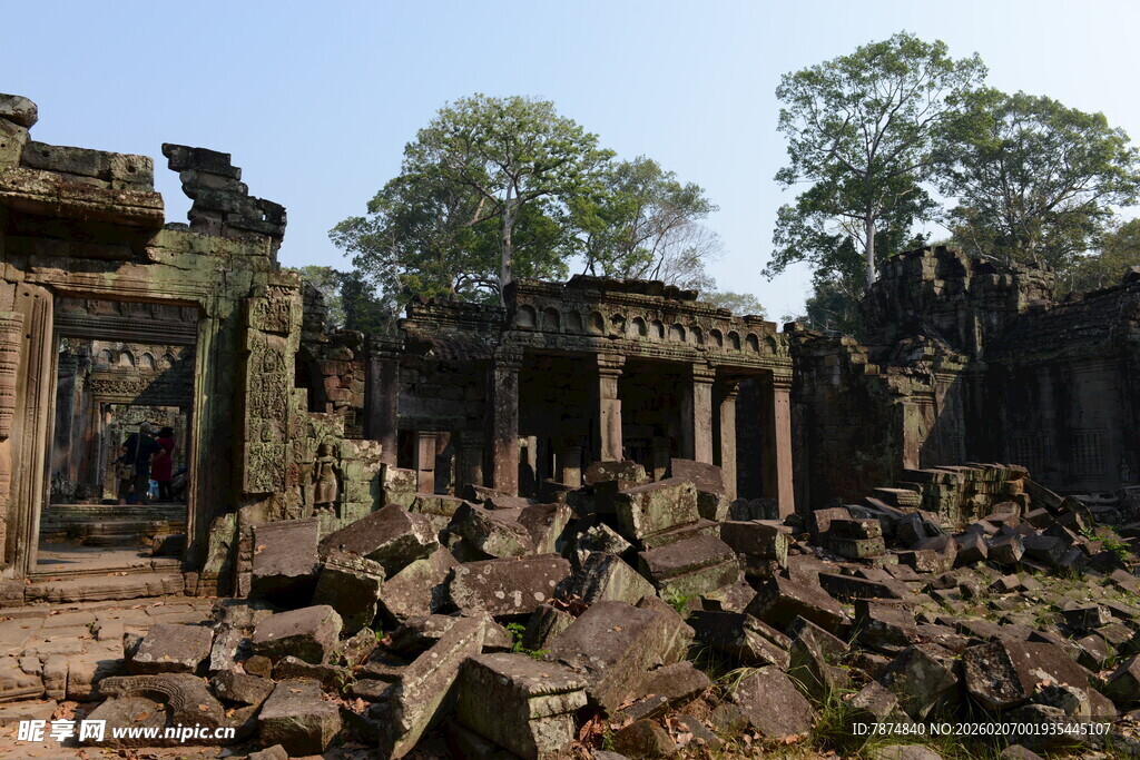 古老废墟中的神秘寺庙遗迹