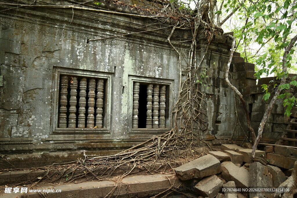 废弃老屋 尽显岁月沧桑