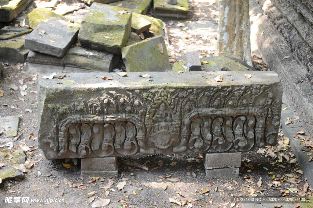 古老石雕 尽显岁月痕迹