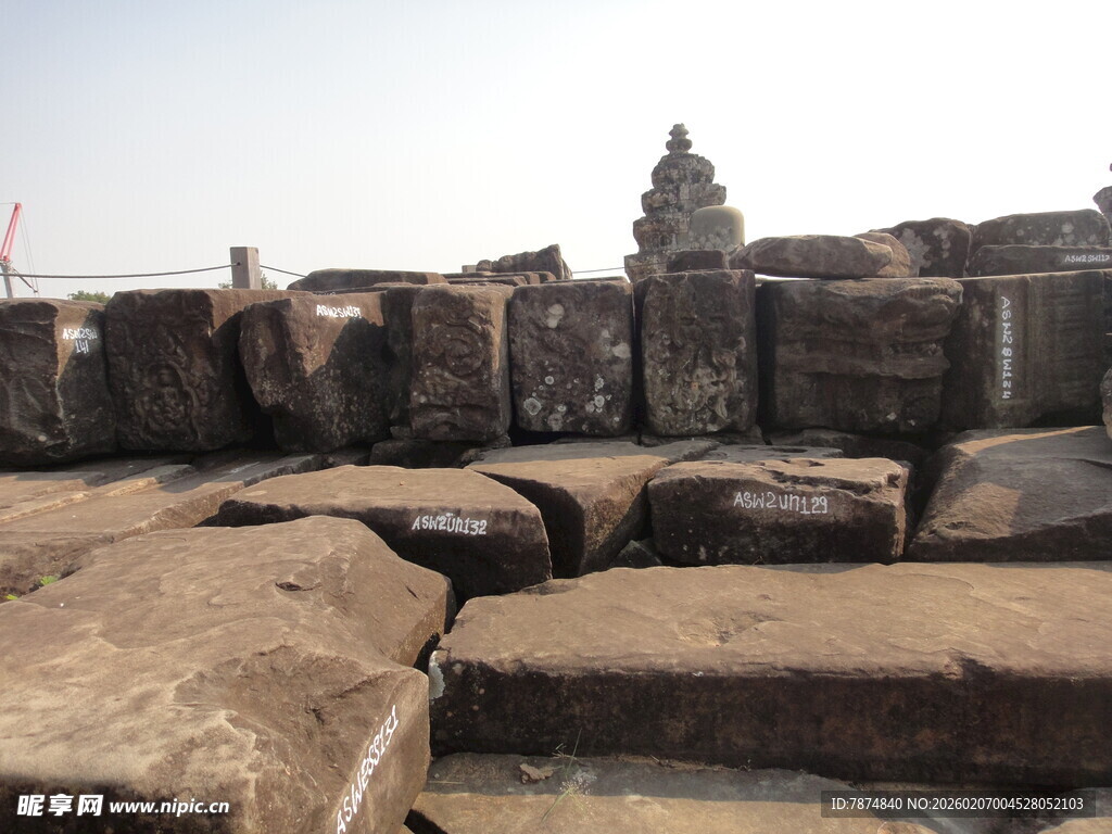 古老石砌建筑遗迹