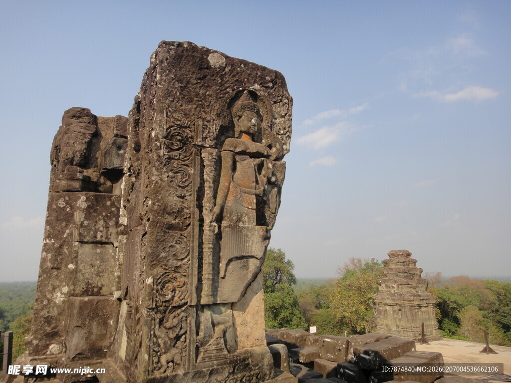 古老神秘的石质雕刻遗迹