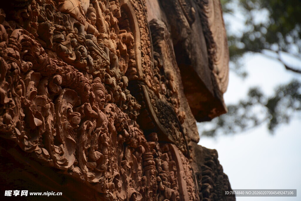 柬埔寨古老斑驳的岩石一角