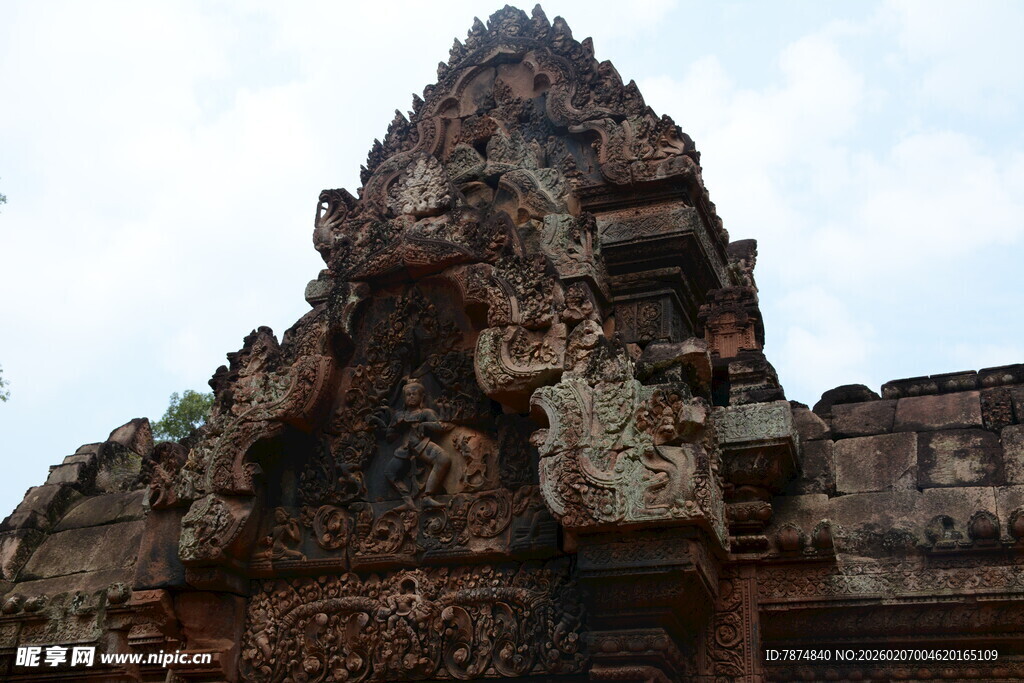柬埔寨古老神秘的寺庙建筑顶端
