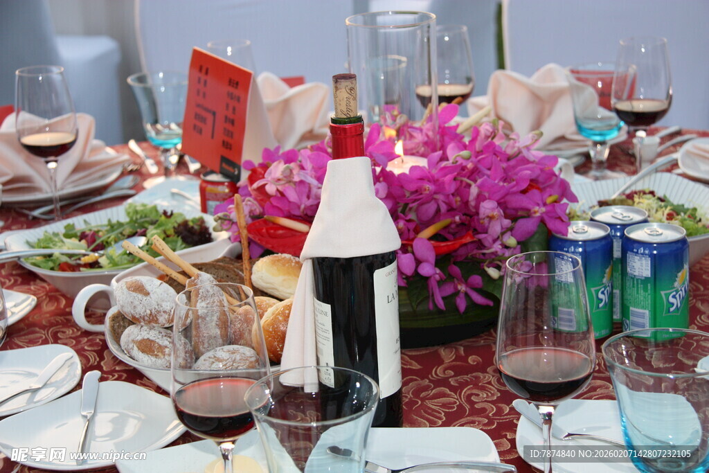 精致宴会餐桌布置