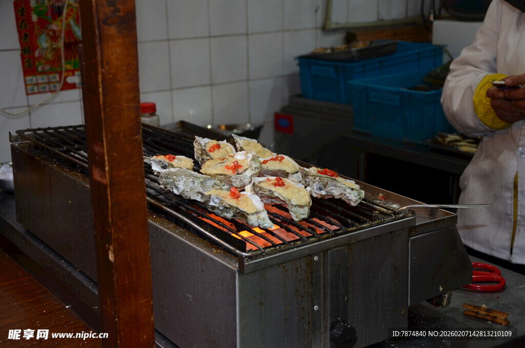 街头美味烧烤现场制作