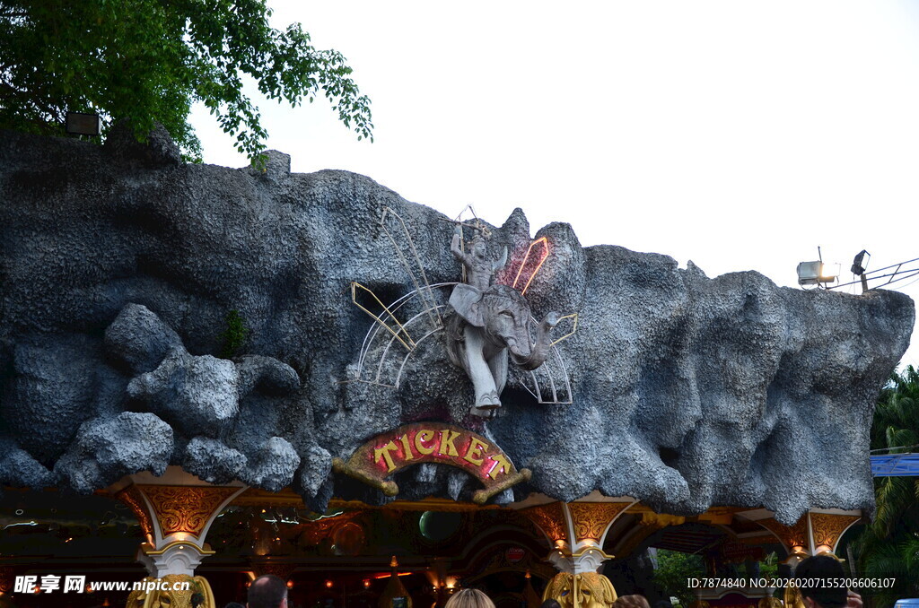 奇幻假山景观装饰