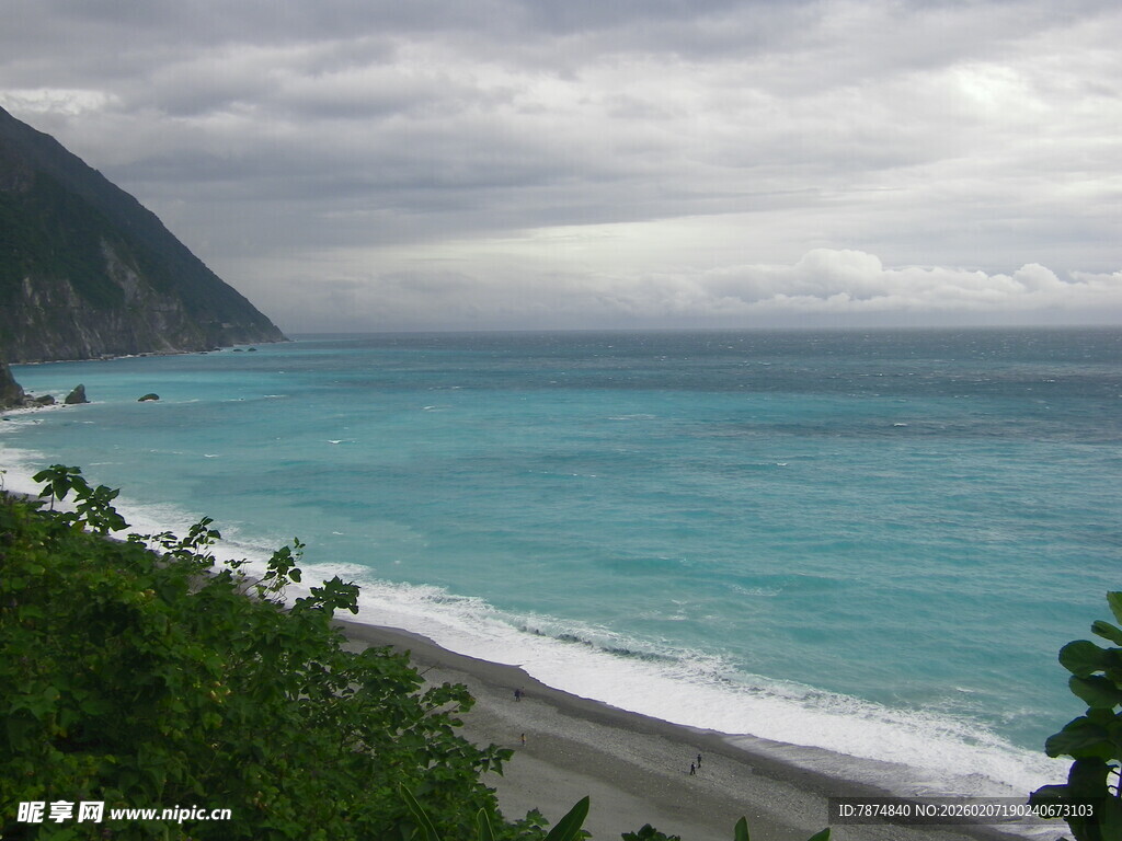 海岸风景 碧海蓝天青山