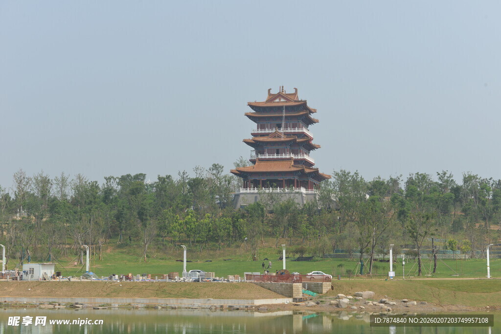 湖畔古亭 尽显中式景致