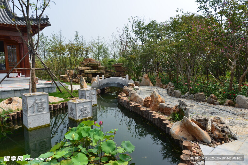 中式园林池塘景观