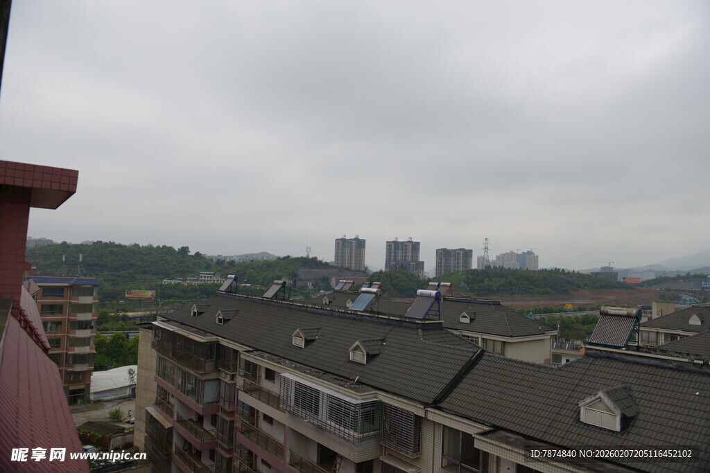 城市屋顶景观 阴天视角