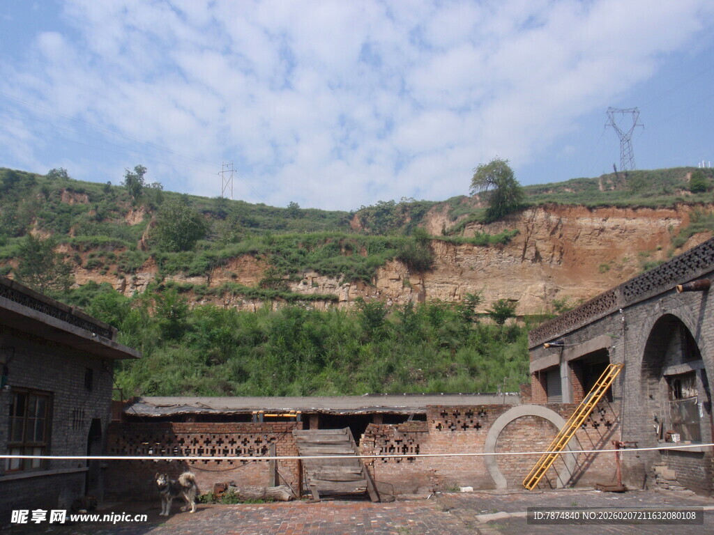 山间工厂建筑景观