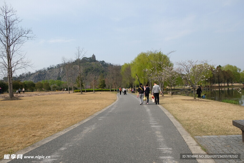 春日公园漫步小道