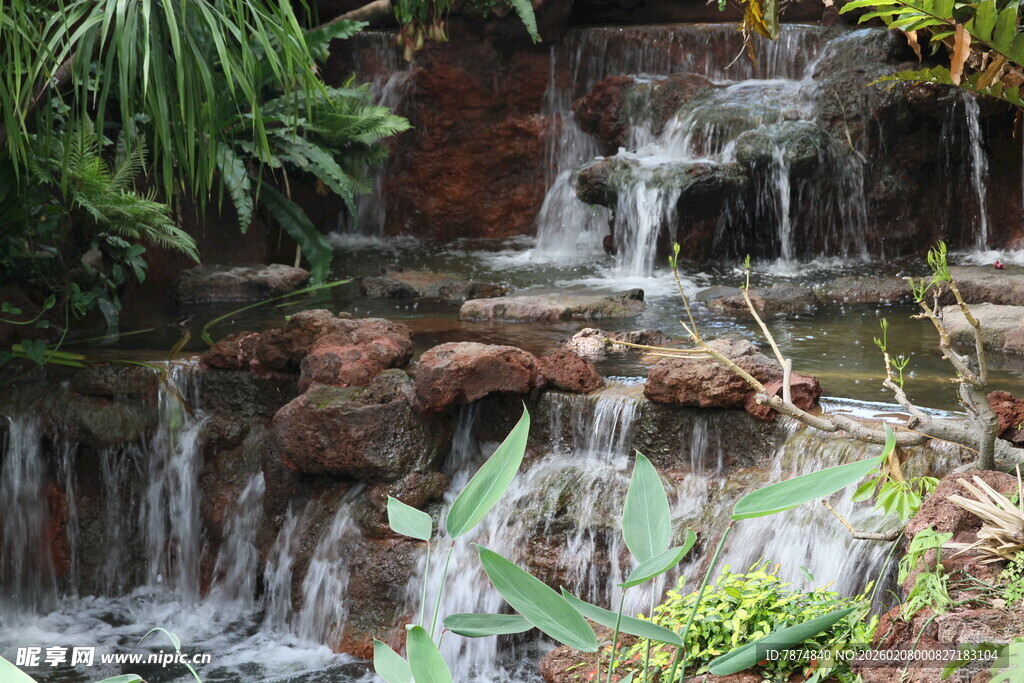自然风室内假山流水景观
