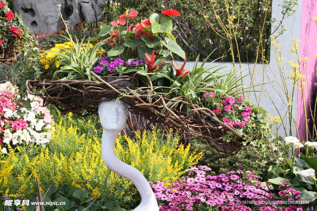 精致花园鸟巢形花卉景观