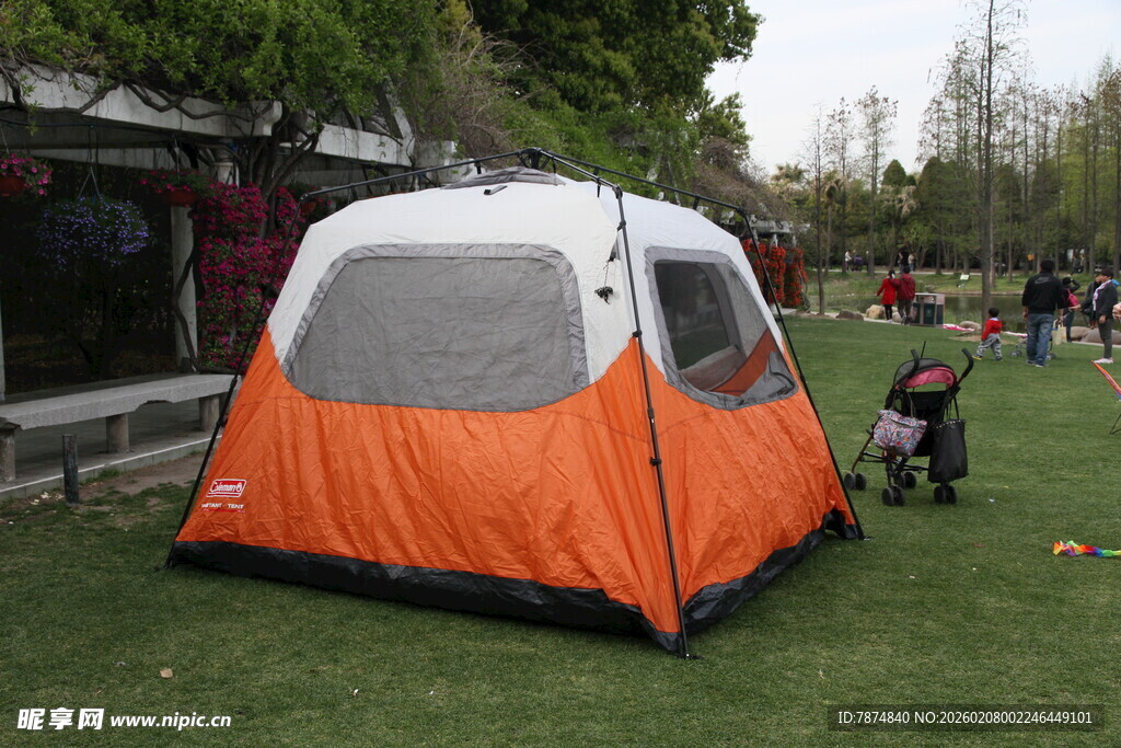 户外露营帐篷 享受自然时光