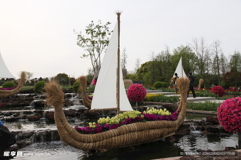 创意帆船花卉景观装饰