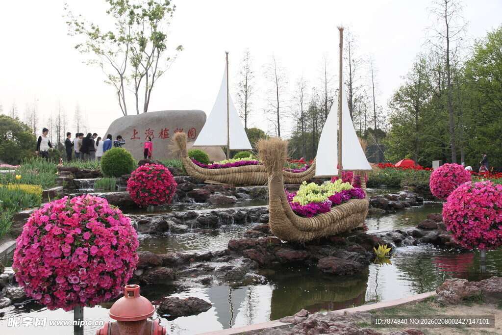 花园水景中的特色装饰景观