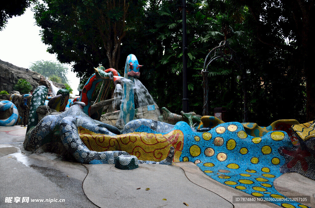 马来西亚街头多彩雕塑艺术作品