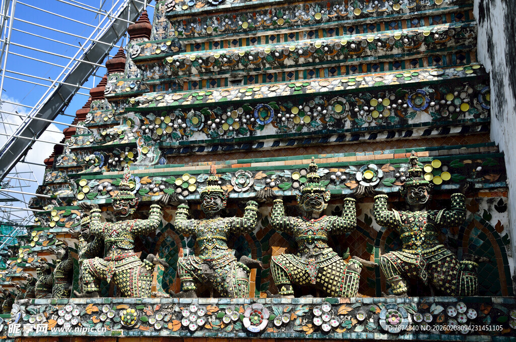 泰国寺庙精美雕塑装饰