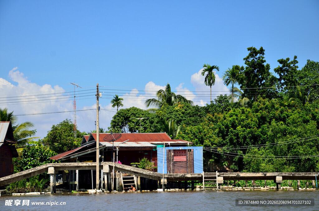 马来西亚河畔小屋 自然静谧之景