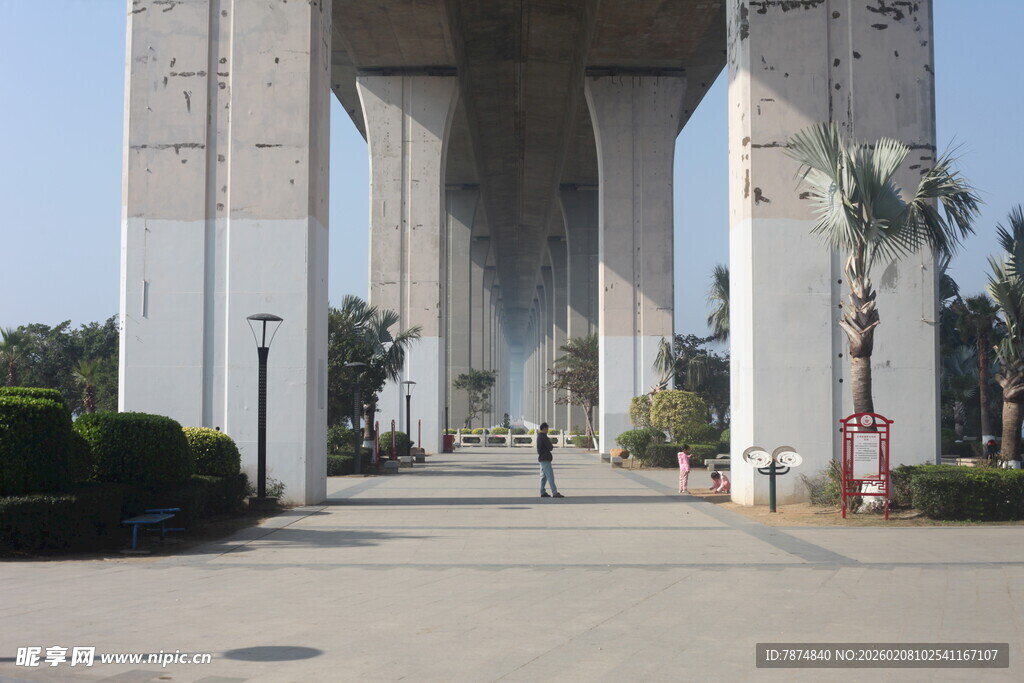 湛江宏伟校门建筑景观