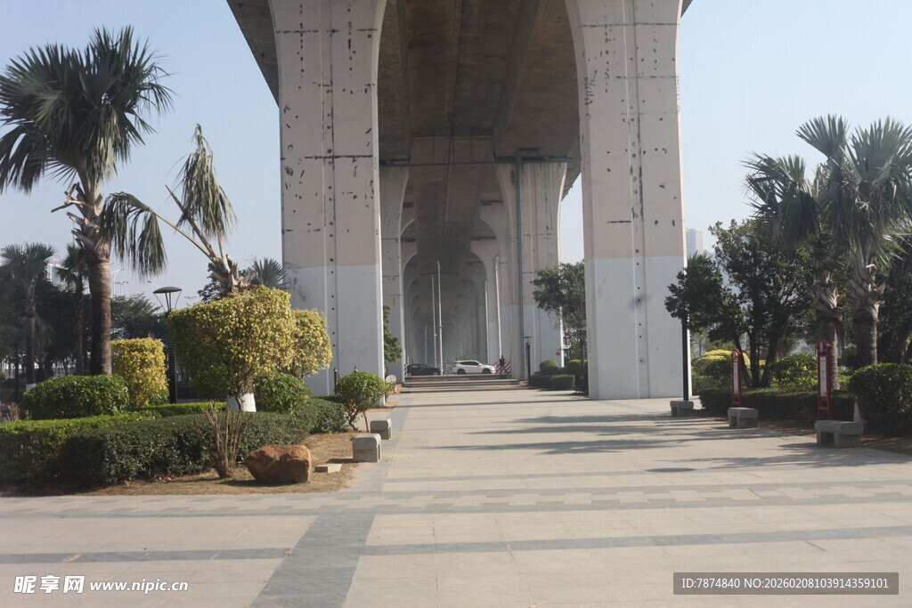 湛江宏伟高大的拱形建筑景观