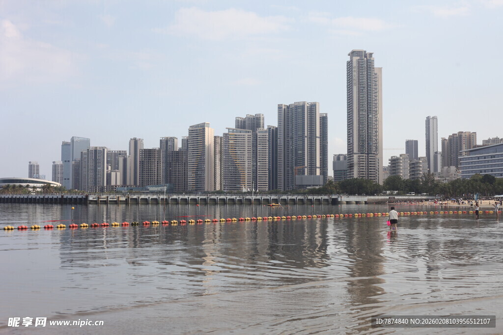 湛江城市河畔高楼景观