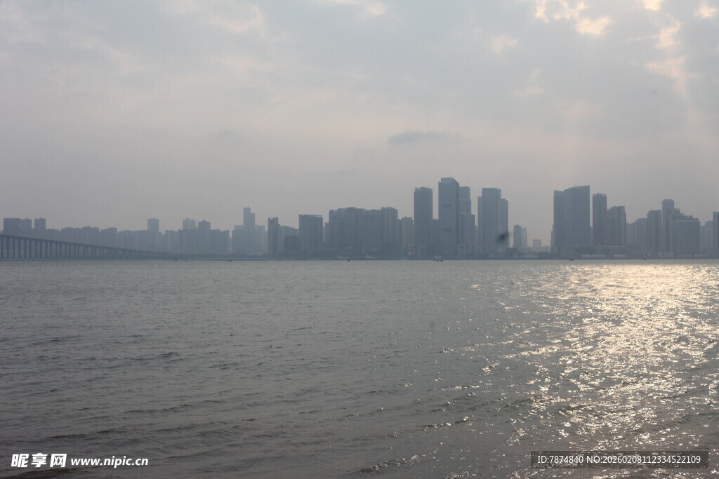 湛江城市江畔风光