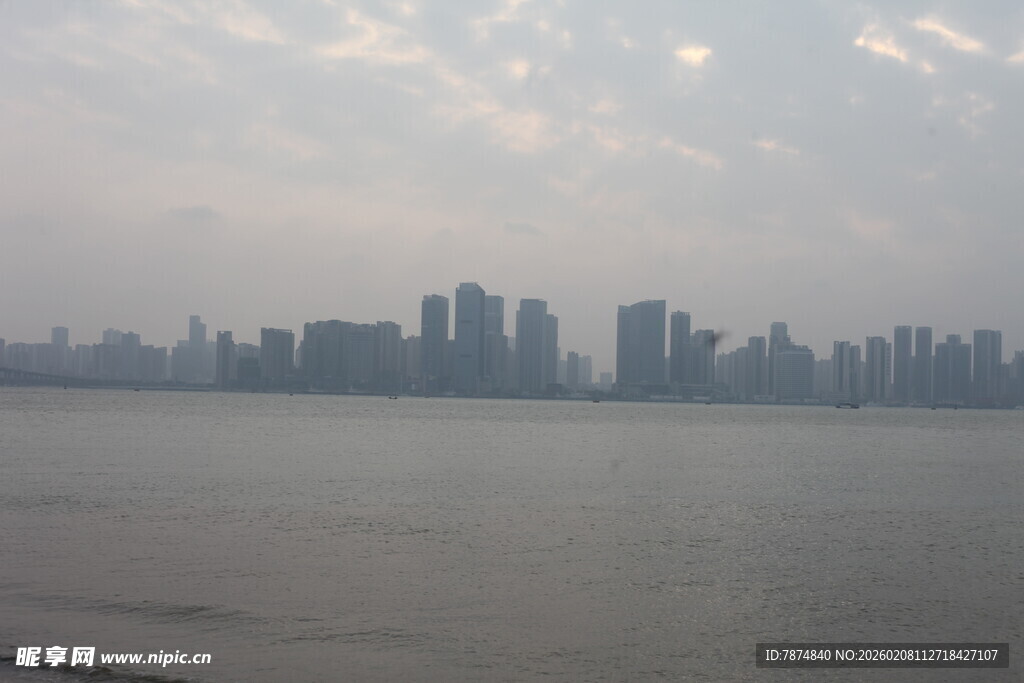 湛江城市江畔风光