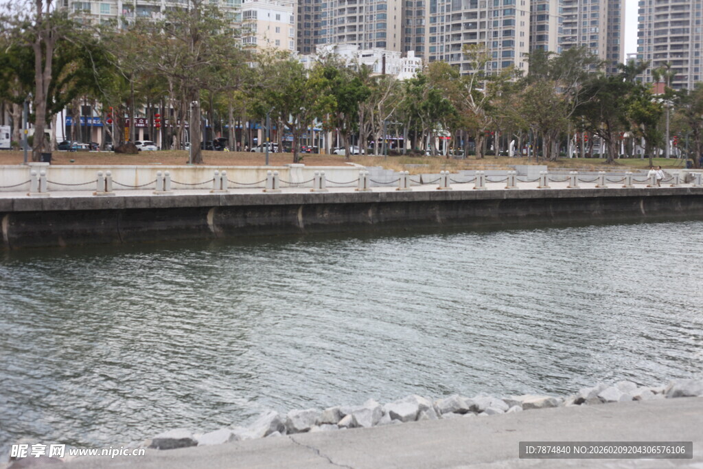 城市河畔风景