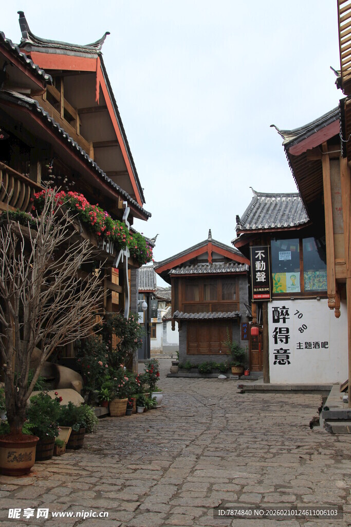 古巷中式建筑的静谧景致