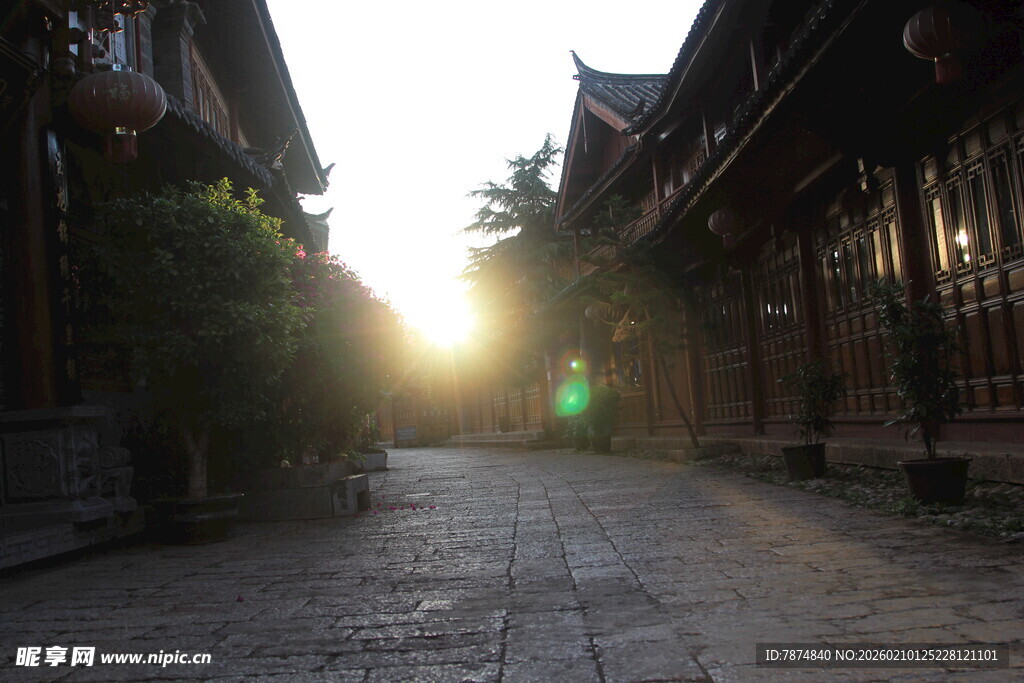 古巷夕阳 邂逅静谧时光