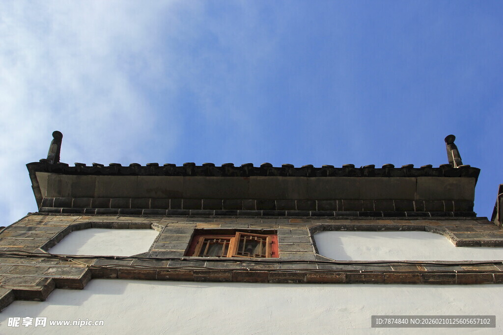 中式古建筑屋顶一角