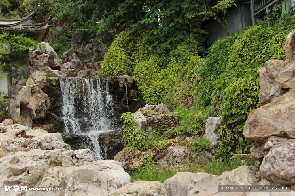 自然风庭院小瀑布景观