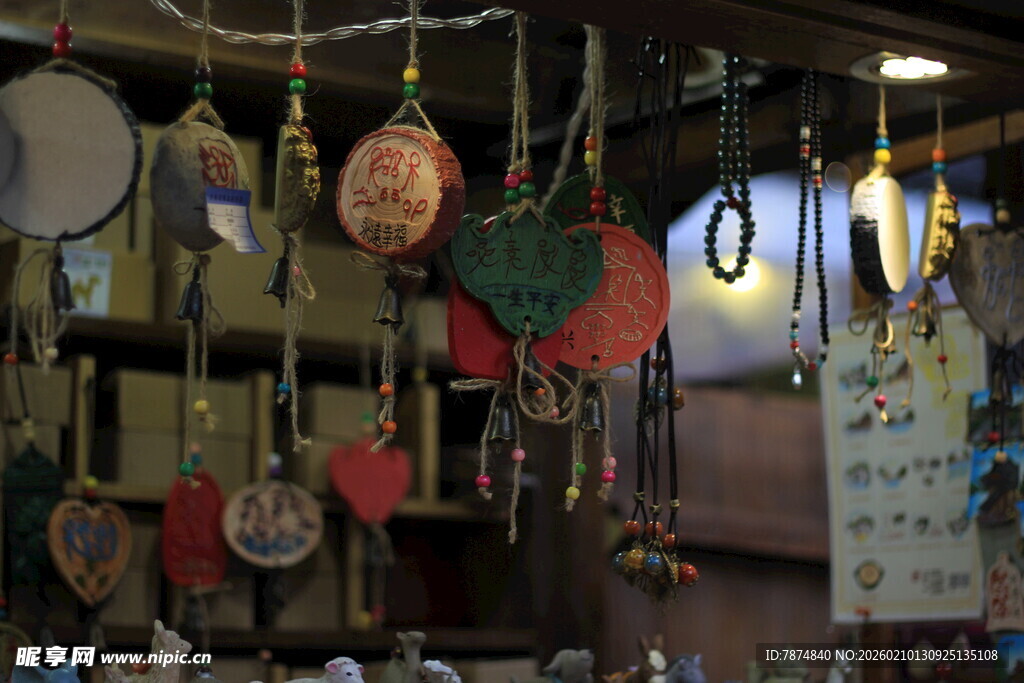 手工饰品悬挂展示