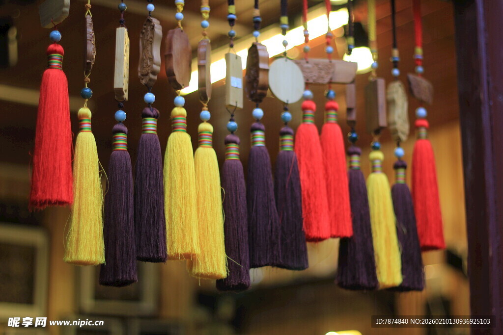 多彩流苏挂件 灵动装饰风