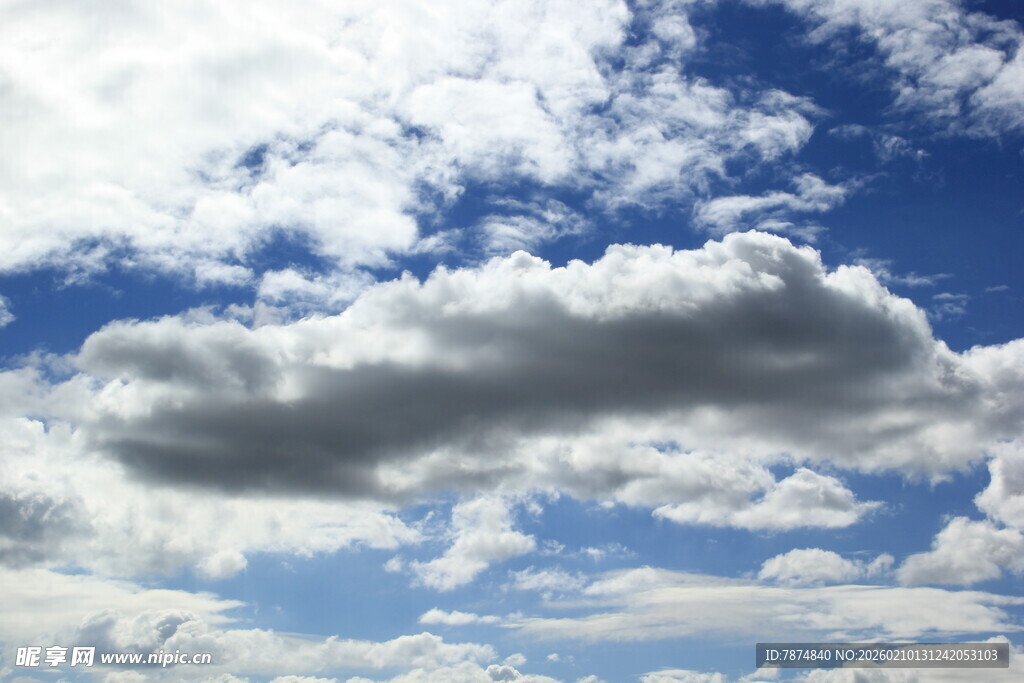 蓝天白云美景图