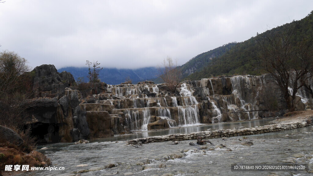 山间流水瀑布景观