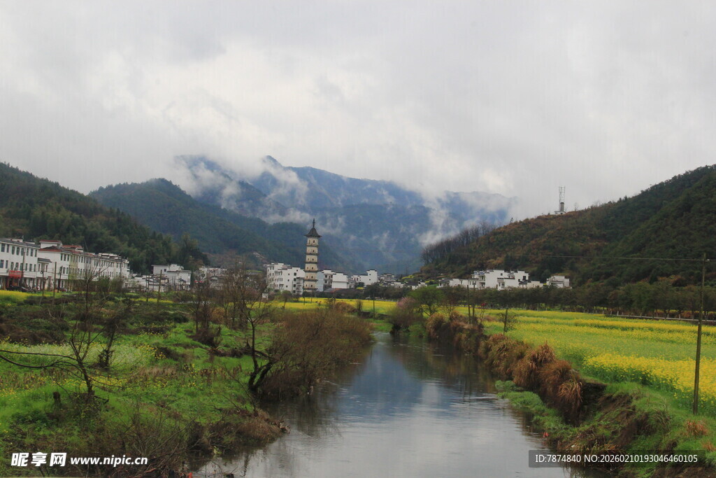 婺源山间河畔田园风光美景