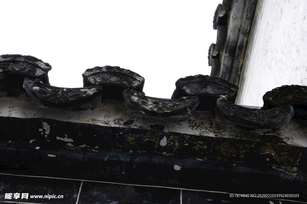 婺源中式古建筑屋檐局部特写