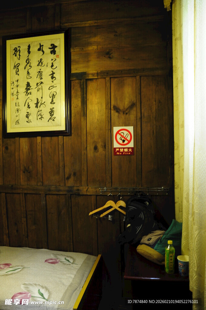 婺源中式古朴卧室一角