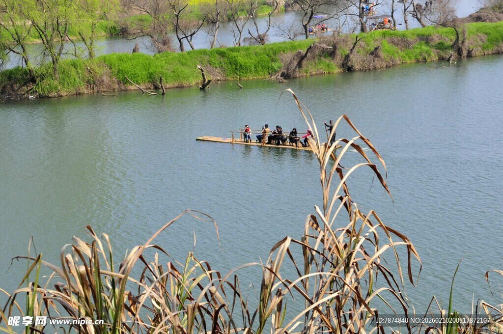 婺源河上龙舟竞渡