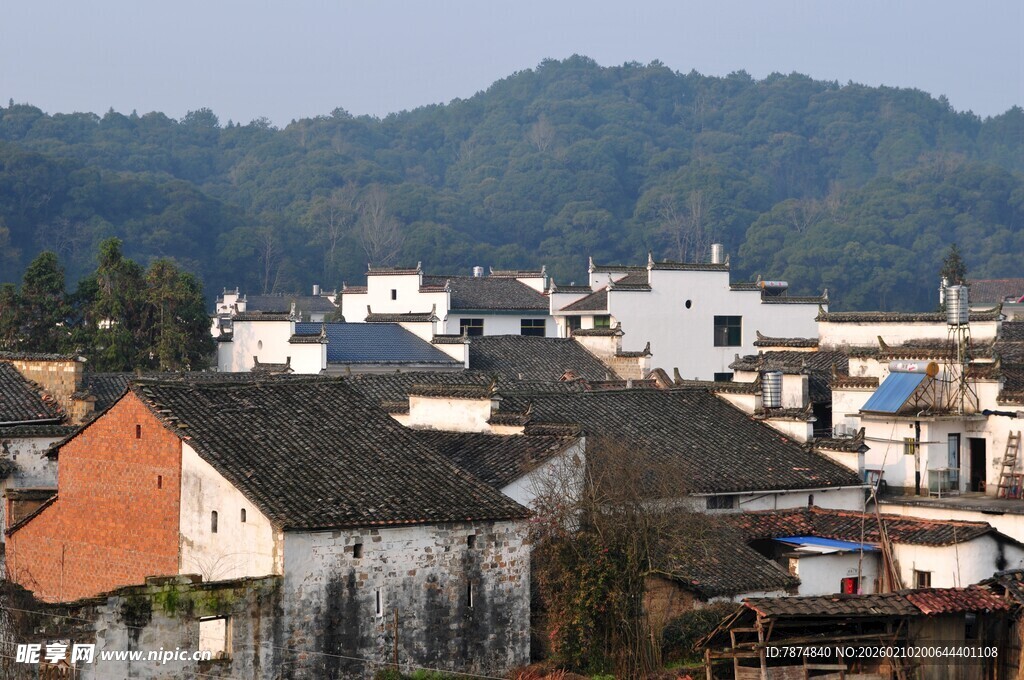 婺源古朴村落 展现乡村宁静风貌