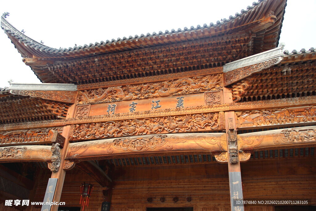 婺源中式古建筑木雕精美屋檐