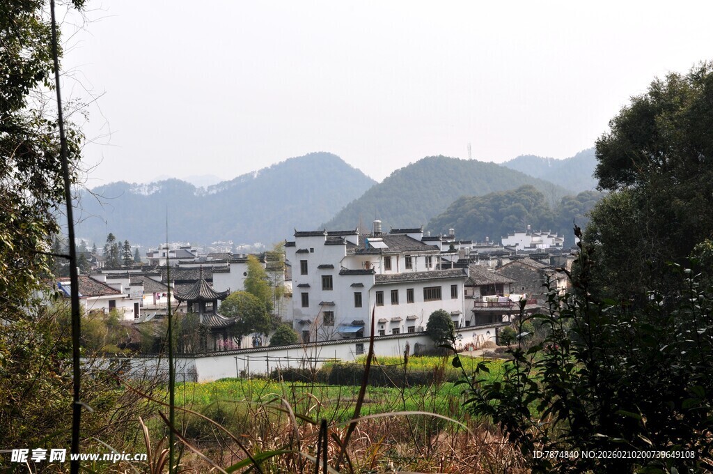 婺源山村美景 白墙黛瓦映青山