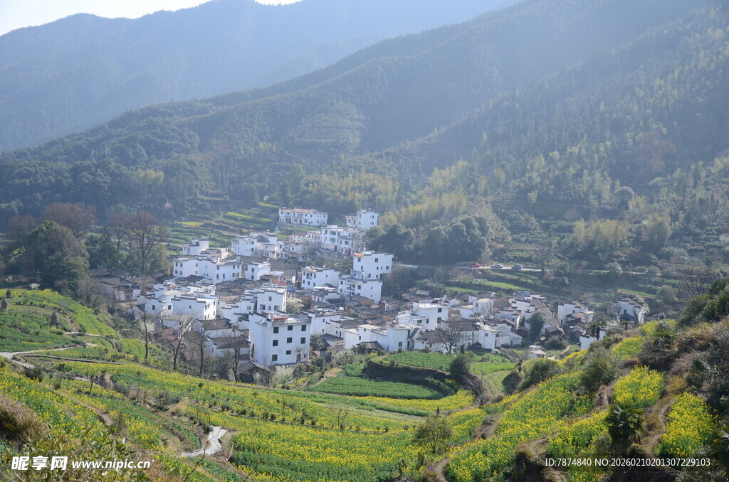 婺源山间村落美景