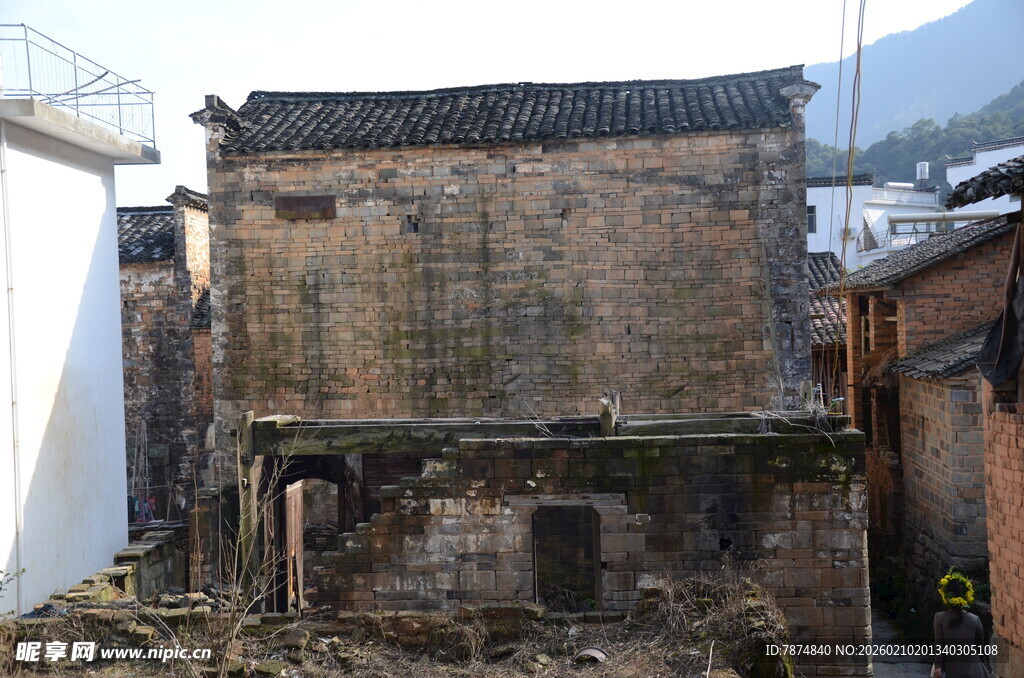 婺源古老破旧的传统民居一角