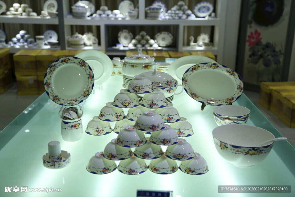 婺源精美瓷器陈列展示