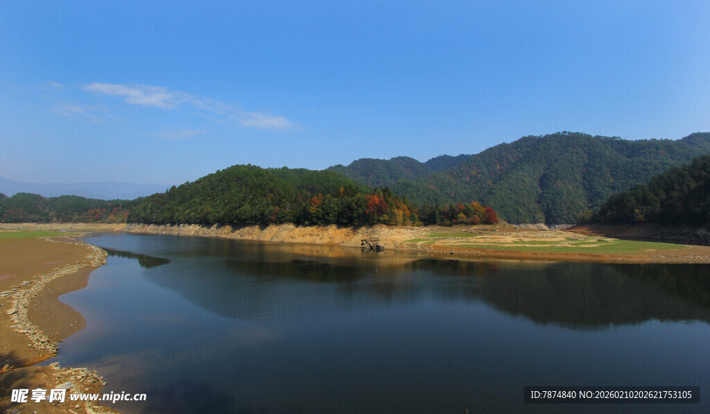 婺源宁静河畔风光
