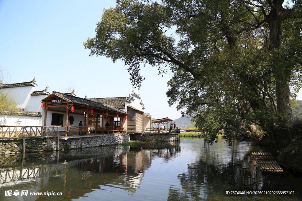 婺源江南水乡河畔古建筑风光